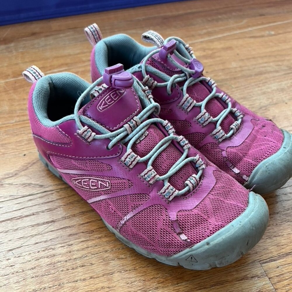 KEEN Chandler 2 CNX Casual girls hiking shoes, size 2